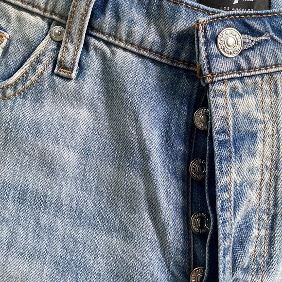 7 for all mankind Monroe Destruction Detail Cut Off Shorts - Picture 8 of 16